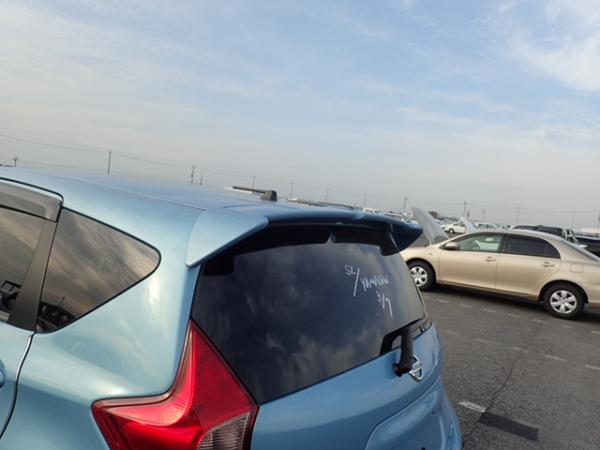 Nissan Note голубой задняя фара