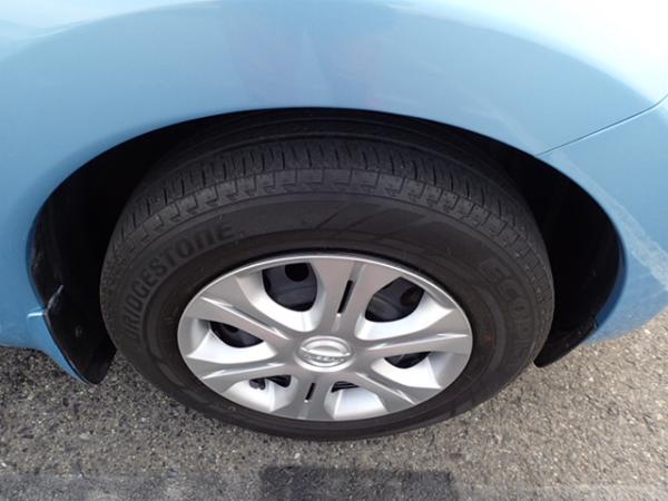 Nissan Note 2015 голубой колесо
