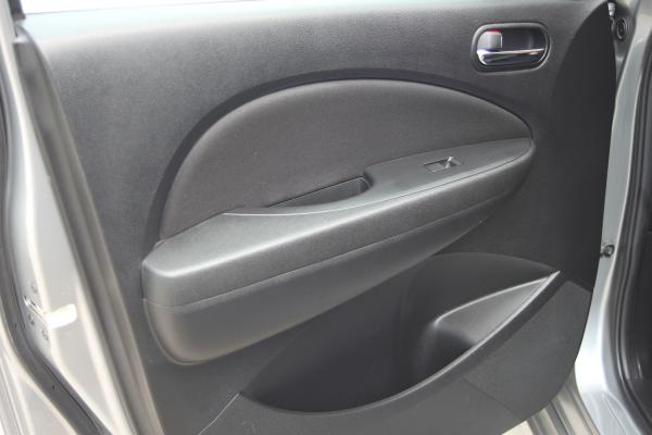 Mazda Biante 2014 левая дверь