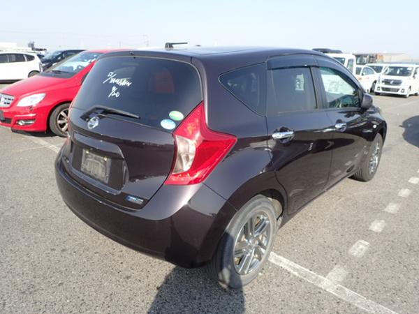 Nissan Note 2013 чёрный задний бампер