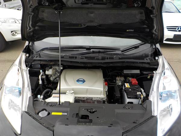 Nissan Leaf 2015 черный двигатель