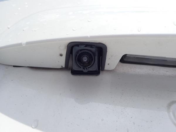 Nissan Note 2015 белый камера