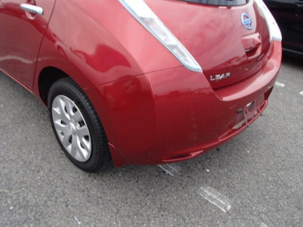 Nissan Leaf 2013 красный вид сзади