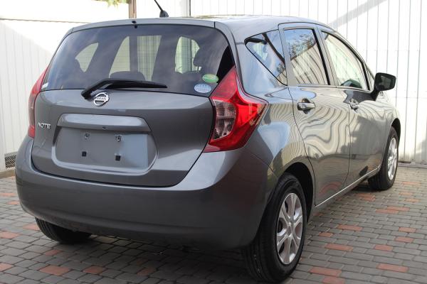 Nissan note 2015. Nissan Note 2015 серый. Ниссан ноут 2015 год серый. Ниссан ноте 2015 цвета. Nissan Note 2015 back.