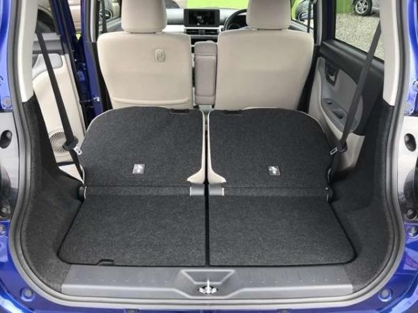 Daihatsu Cast багажник