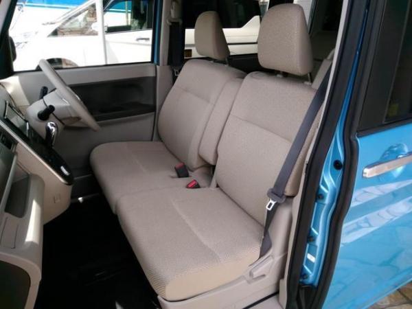 Daihatsu Tanto 2015 передние сидения