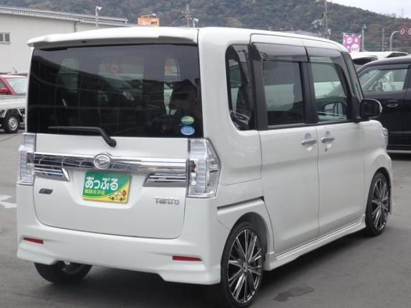 Daihatsu Tanto 2015 белый сзади