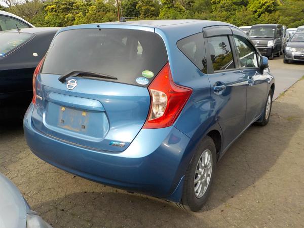 Nissan Note 2014 голубой сзади