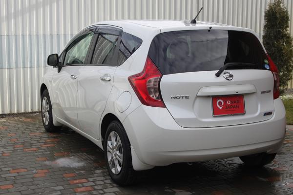 Nissan Note 2014 зад