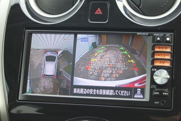 Nissan Note 2014 экран