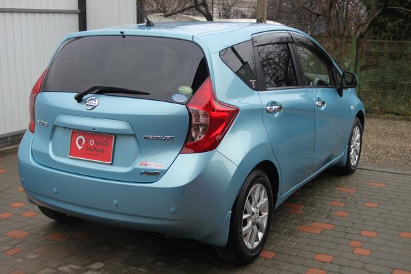 Nissan Note 2014 голубой зад