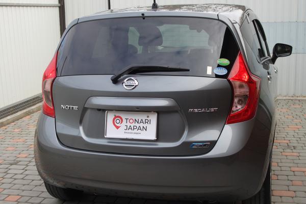 Nissan Note 2015 серый зад