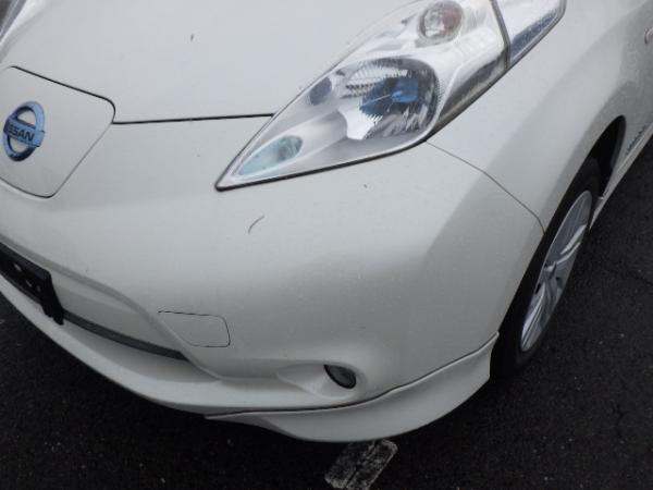 Nissan Leaf 2014 белый фара