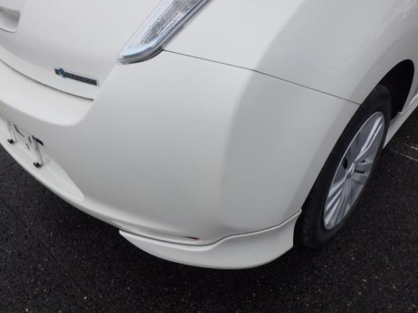 Nissan Leaf белый задний бампер
