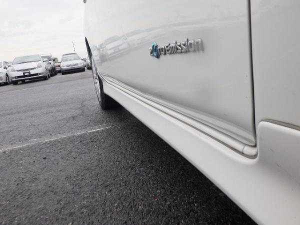 Nissan Leaf 2014 белый порог