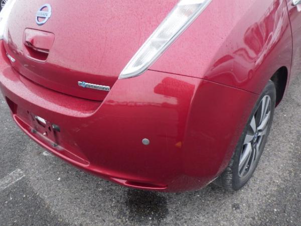 Nissan Leaf 2015 красный сзади