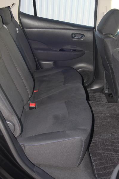 Nissan Leaf 2014 чёрный передние сидения