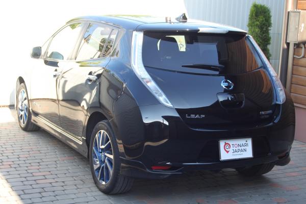 Nissan Leaf 2014 чёрный сзади