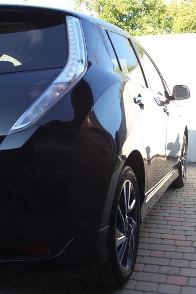 Nissan Leaf 2014 чёрный задняя фара