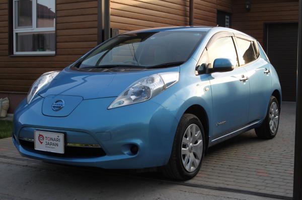 Nissan Leaf 2014 голубой спереди