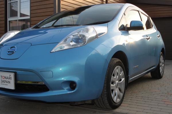 Nissan Leaf 2014 голубой бок