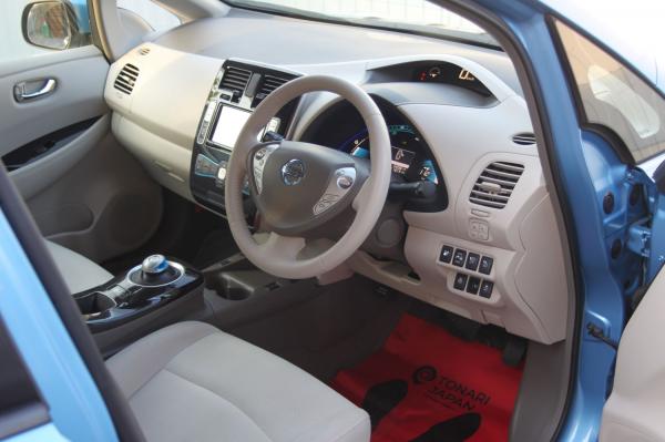 Nissan Leaf 2014 голубой интерьер