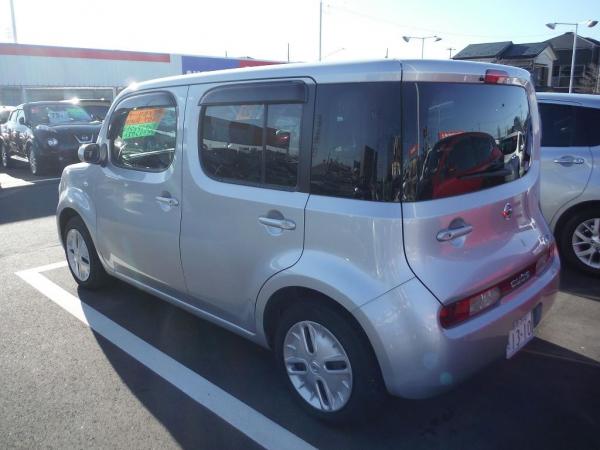 Nissan Cube 2015 серый сзади