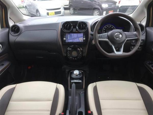 Nissan Note Hybrid 2017 интерьер