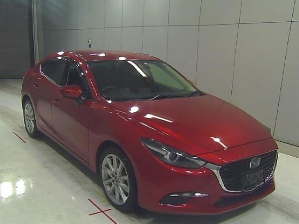 Mazda Axela 2015 красный спереди
