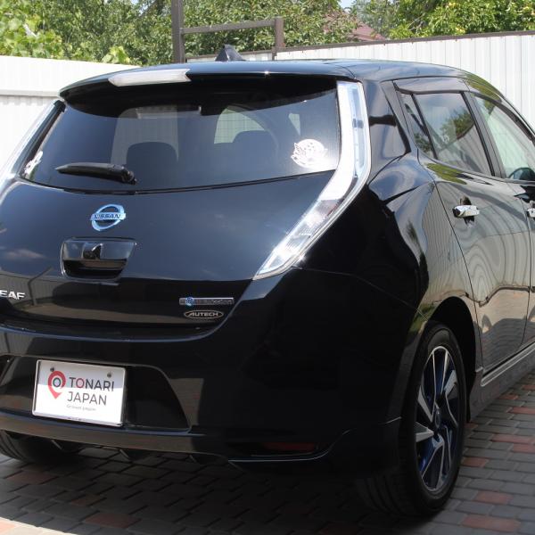 Nissan Leaf 2014 чёрный задний бампер