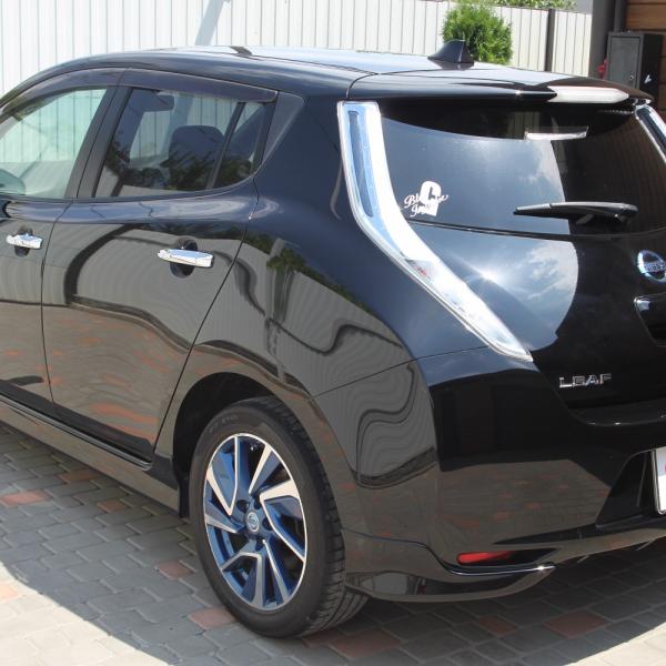 Nissan Leaf 2014 чёрный зад