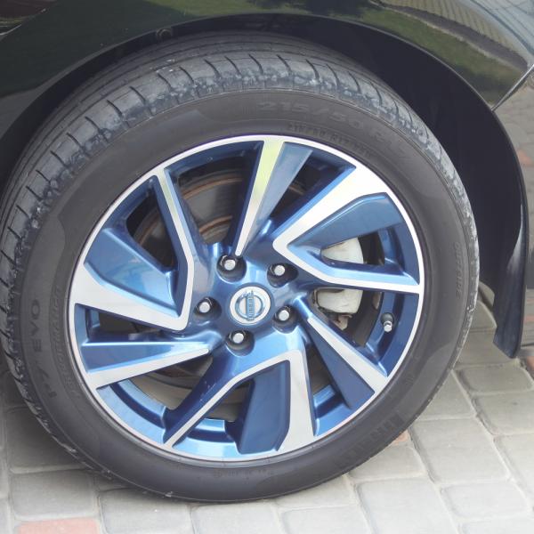Nissan Leaf 2014 чёрный колесо