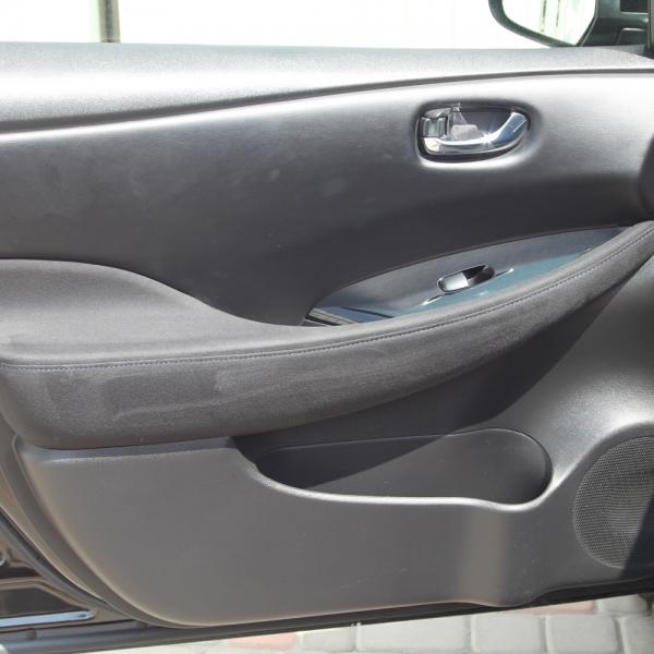 Nissan Leaf 2014 дверь