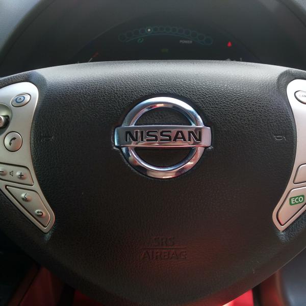 Nissan Leaf 2014 руль