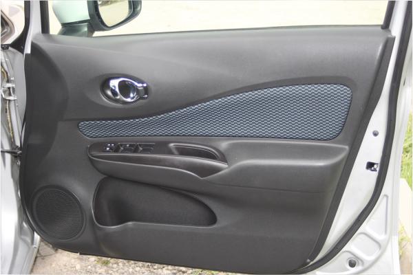 Nissan Note 2015 серый дверь