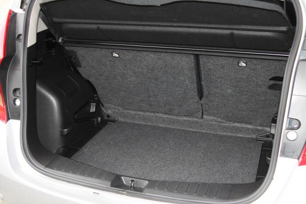 Nissan Note 2015 багажник