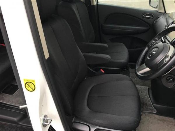 Mazda Biante I Рестайлинг 2015 передние сидения
