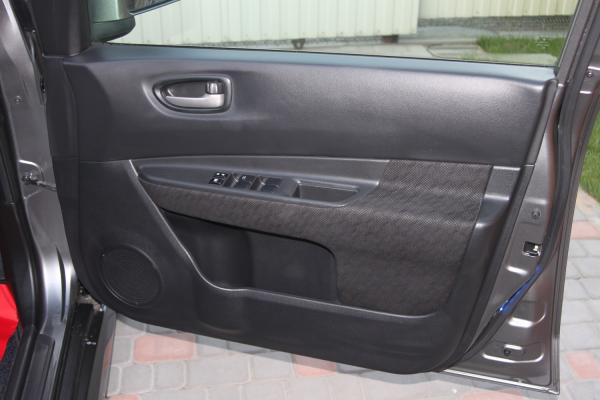 Nissan Wingroad серый дверь