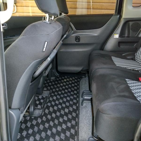 Suzuki Solio 2014 черный задние сидения 