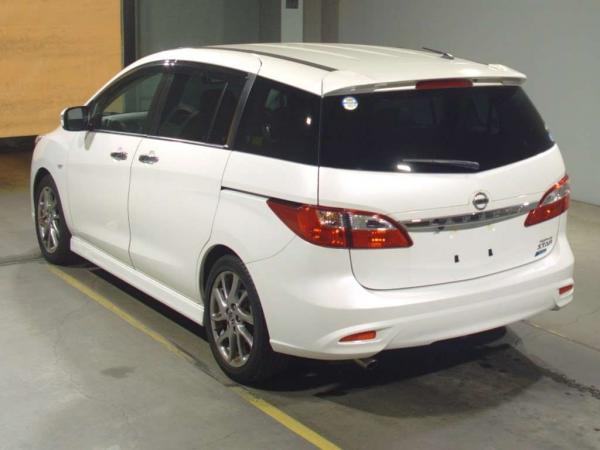 Nissan Lafesta II 2016 белый сзади