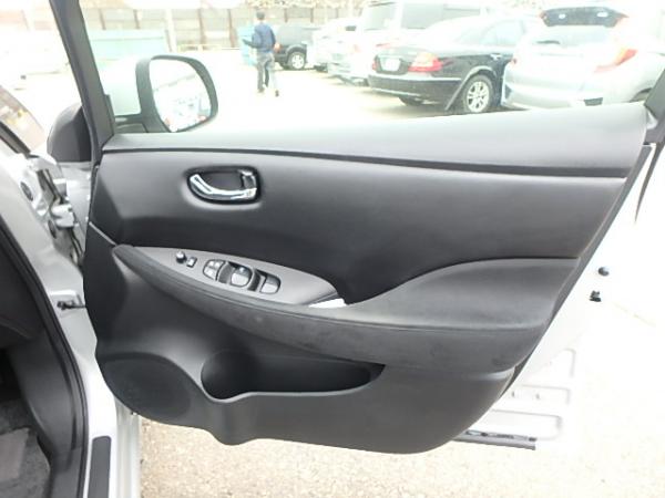 Nissan Leaf 2014 серый дверь