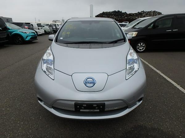 Nissan Leaf 2014 серый вид спереди