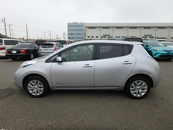 Nissan Leaf 2014 серый сбоку