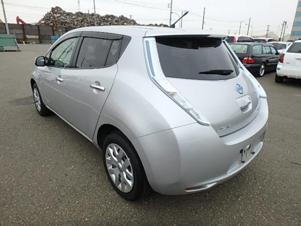 Nissan Leaf 2014 серый сзади