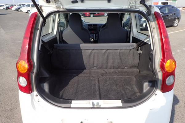 Daihatsu Mira 2015 белый багажник