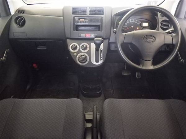 Daihatsu Mira 2015 салон
