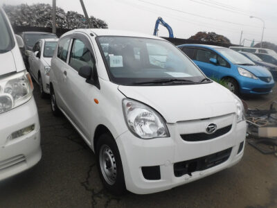 Daihatsu Mira 2015 белый перед