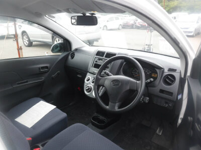 Daihatsu Mira 2015 интерьер