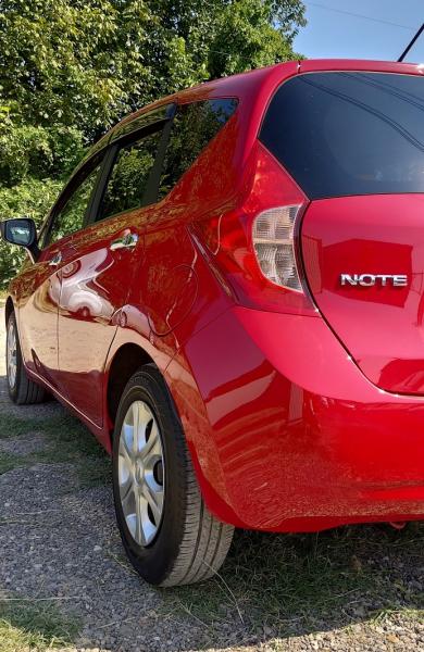 Nissan Note 2015 красный задняя фара
