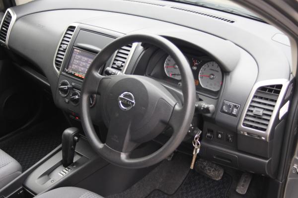 Nissan Wingroad 2016 интерьер